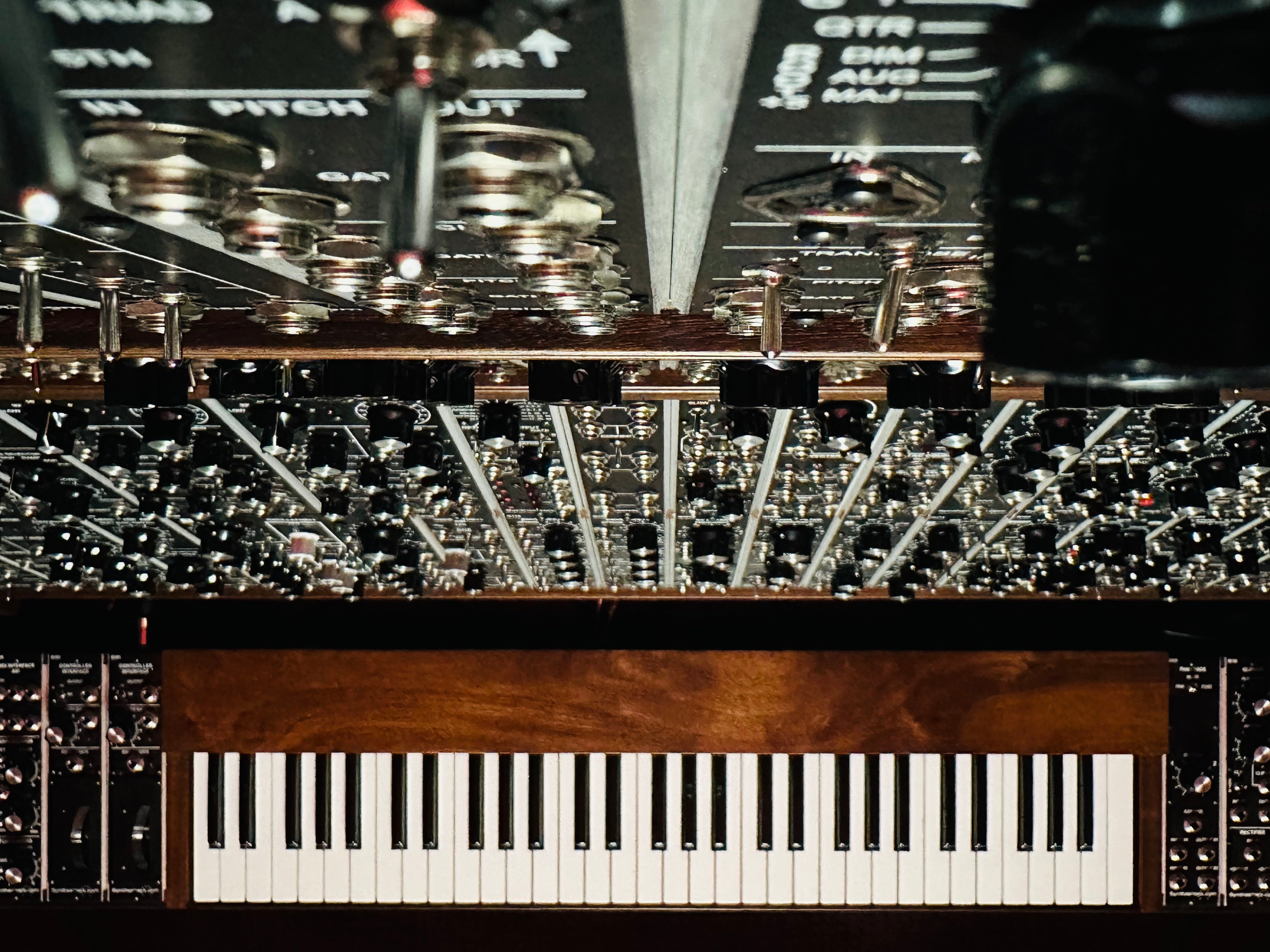 Synthesizers.com - DotCom Analog Synthesizers